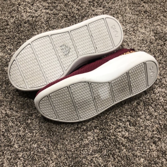 Ryka Surround Fit Comfortable & Cut Shoe Size 7.5 Color- Maroon & Cheetah Print - Picture 4 of 4